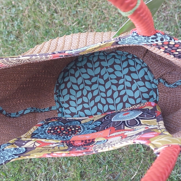 Vera Bradley Straw Bucket Tote Flower Shower - Picture 5 of 11